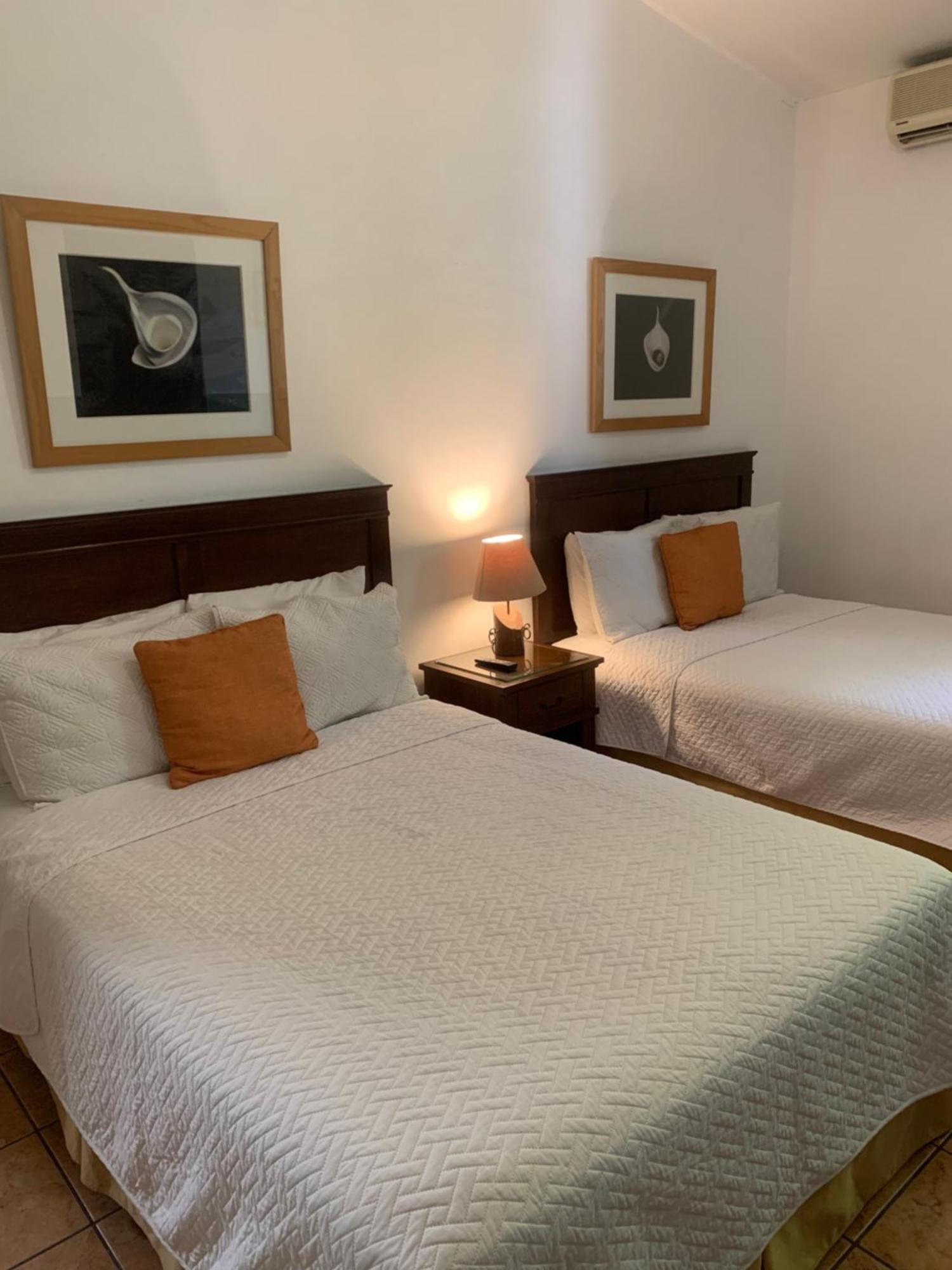 Hotel La Posada Del Angel ซานซัลวาดอร์ ภายนอก รูปภาพ